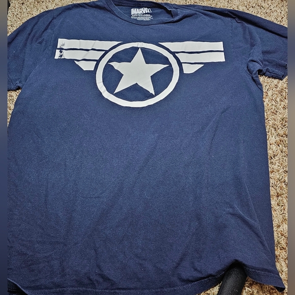 Captain America T-Shirt - Picture 1 of 2